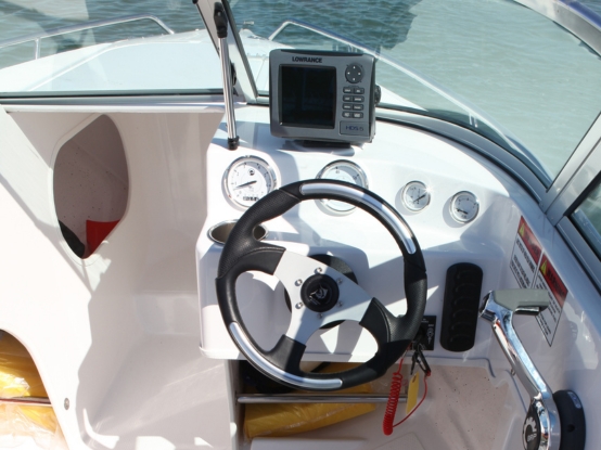 Evolution-500-Sportsfisher-Steering